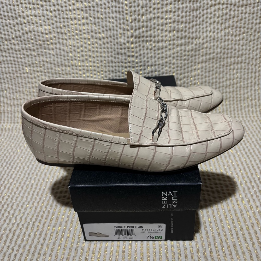Naturalizer Parrish Porcelain Size 7.5 Wide